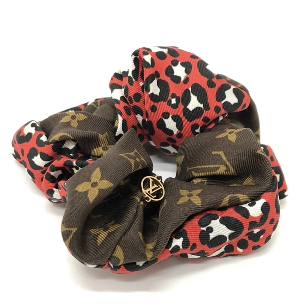Louis Vuitton Be Mindful ChouChou Scrunchie - Picture 2 of 9